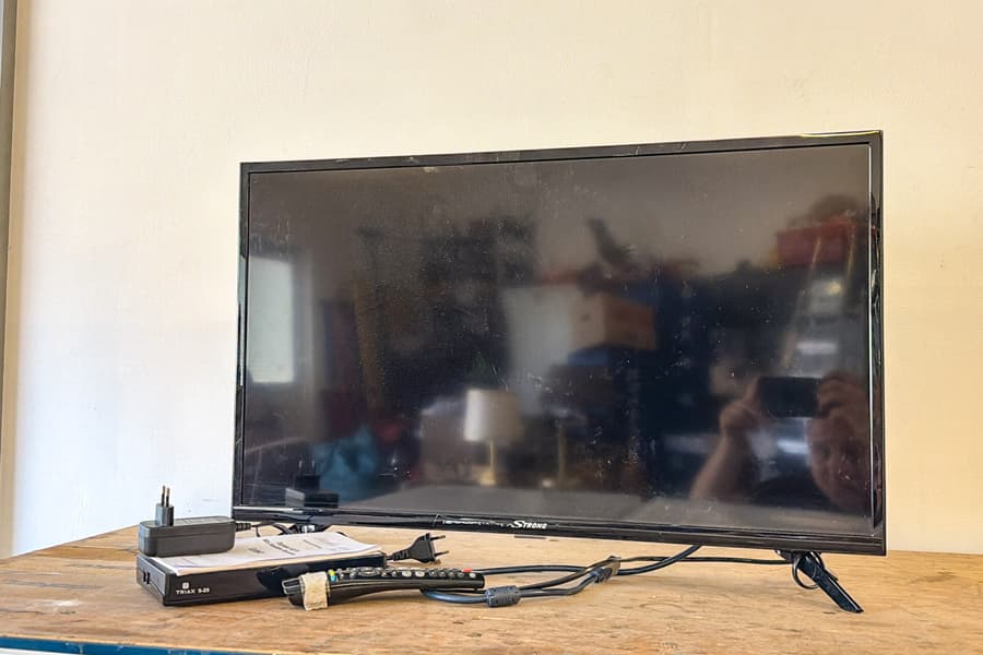 Fernseher Strong